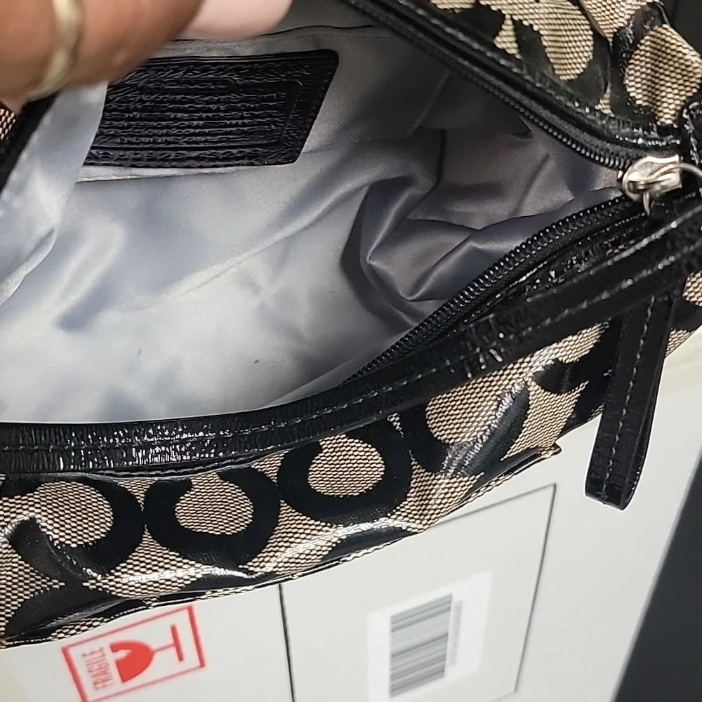 Brand new COACH purse - Picture 4 of 7